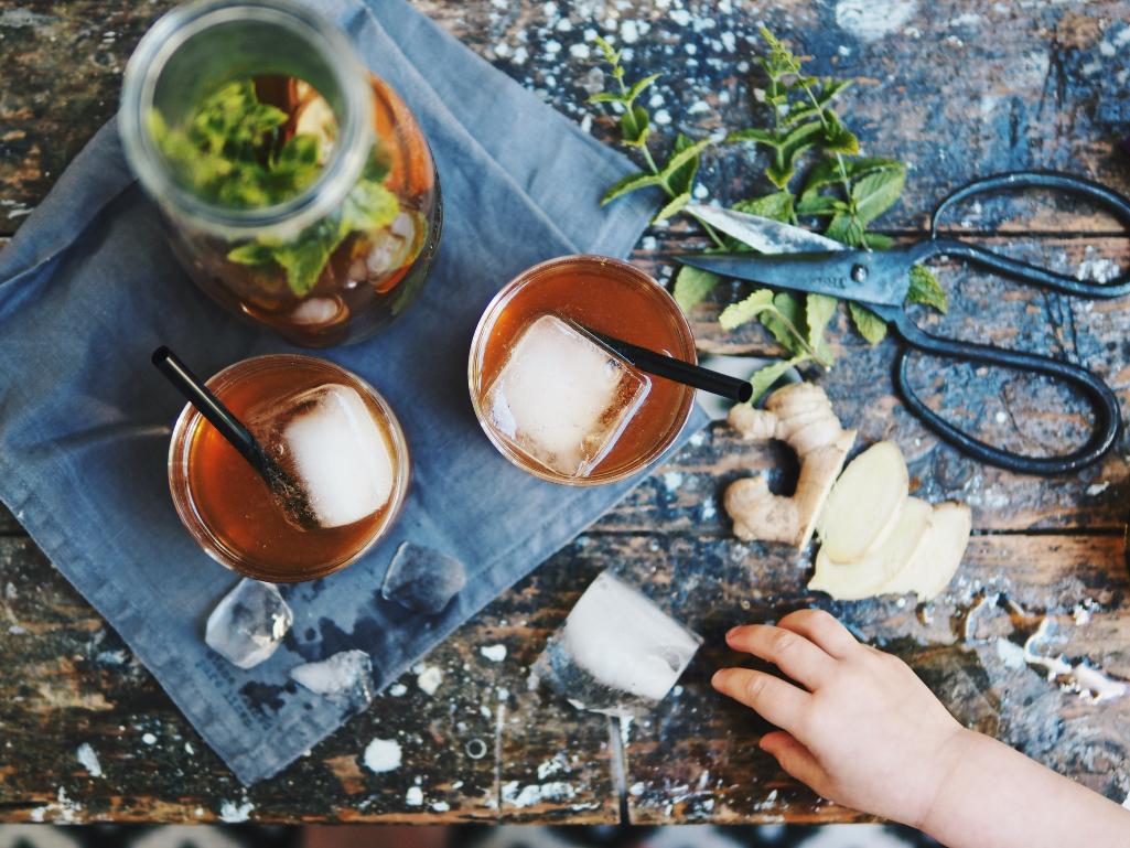 Rezeptbild: Roibos-Eistee mit Ingwer und Minze