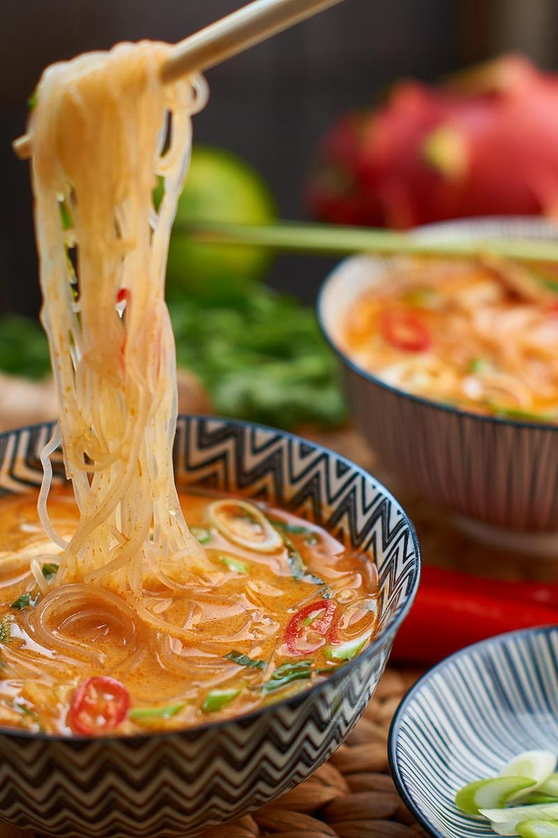 Rezeptbild: Rote Thai Curry Suppe mit Hühnchen & Pak Choi