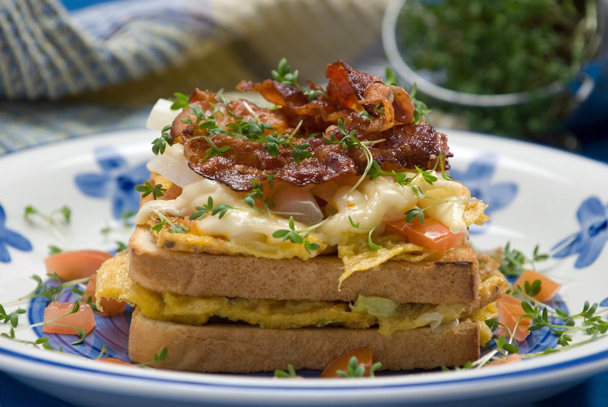 Rezeptbild: Spargeltoast mit Bacon