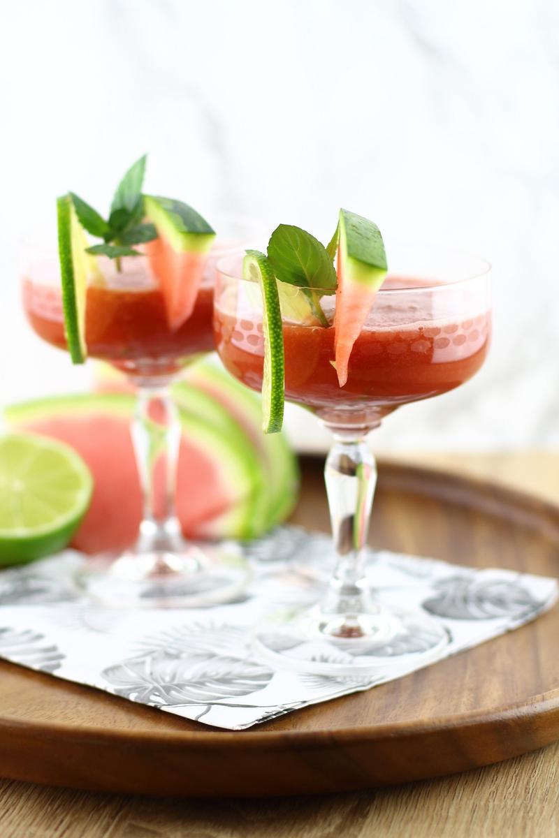 Rezeptbild: Alkoholfreier Sommer-Cocktail: Wassermelonen-Matcha-Drink mit Limette